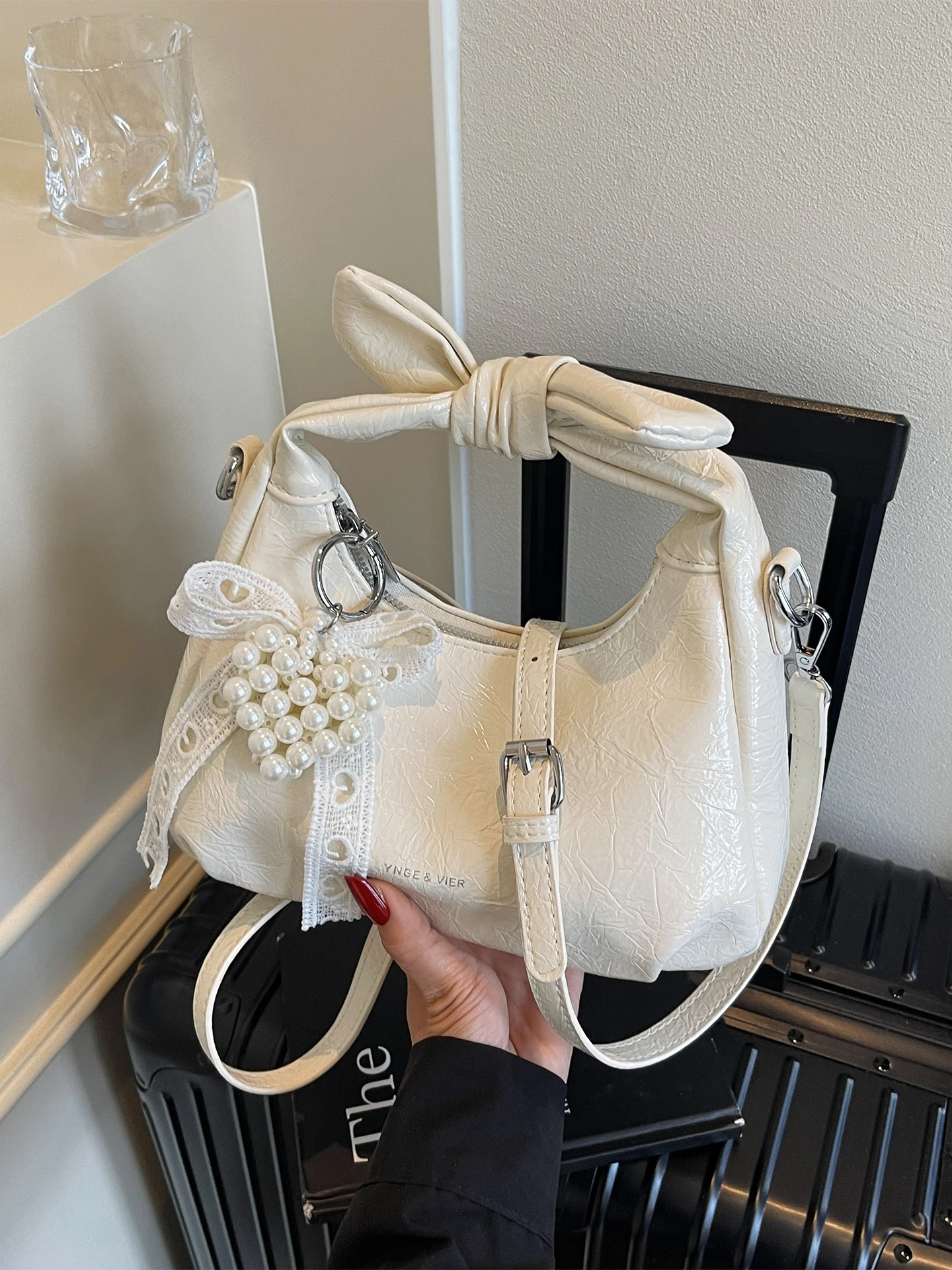 

Korean Edition Chic Bow Handbags for Women 2025 New Fashion Soft Leather Single Shoulder Bag Exquisite Letter Crossbody Bags