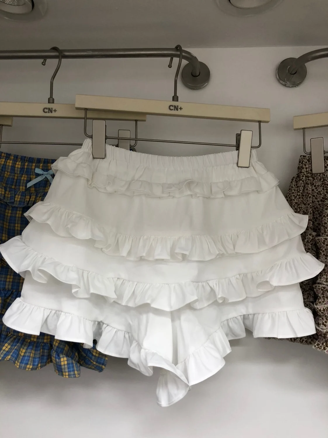 

Sweet Cool Ballet Style Korean Simple Color Layered Earlet Ruffle Versatile Slimming Skirt Pants Women Slim A-Line Shorts