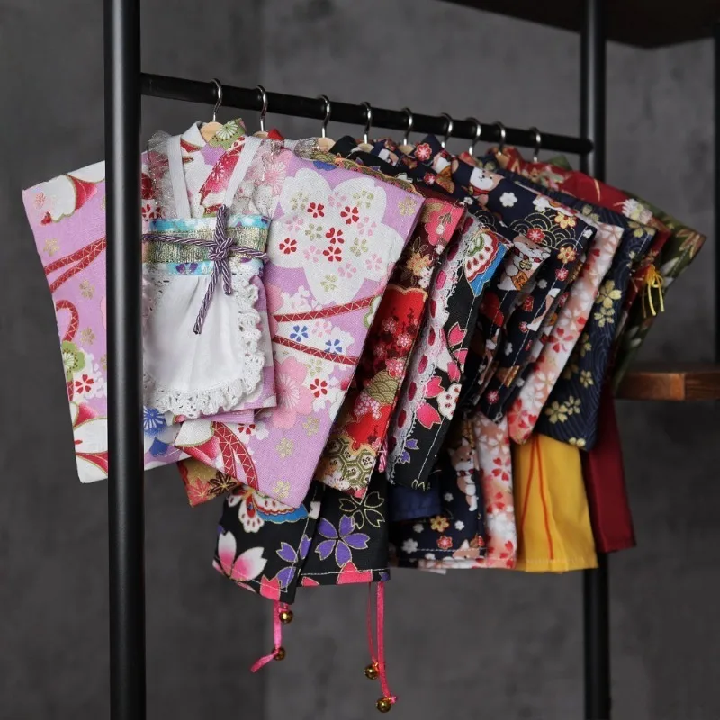 Japanischer süßer Yukata-Kimono mit Blumenmuster und Dienstmädchenrock für normale 1/6 BJD 30cm Actionfiguren-Körpermodelle – Detail 2
