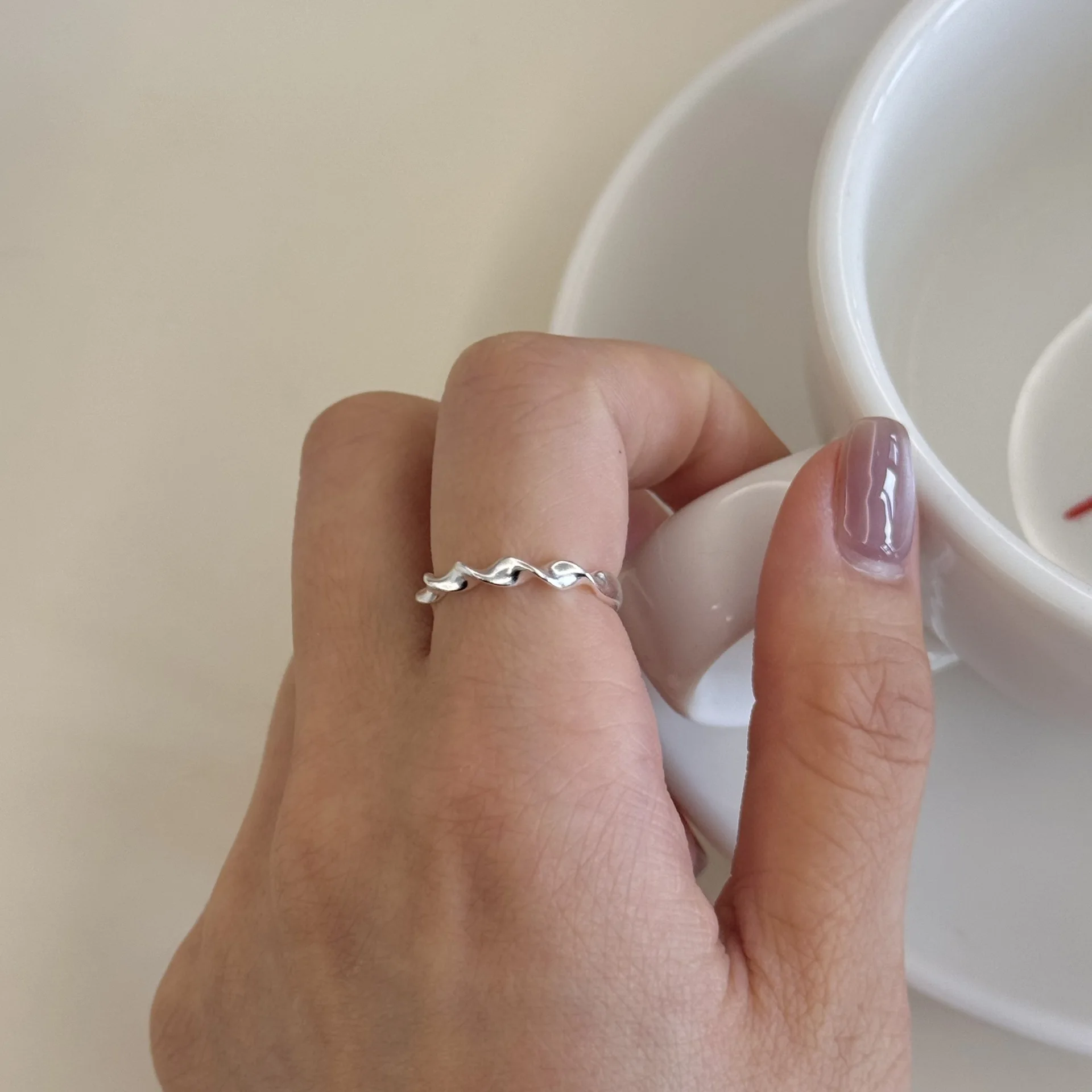 

S925 Sterling Silver Korean Style Ripple Twist Ring Minimalist Adjustable Open Band Artisan Wave Design Jewelry