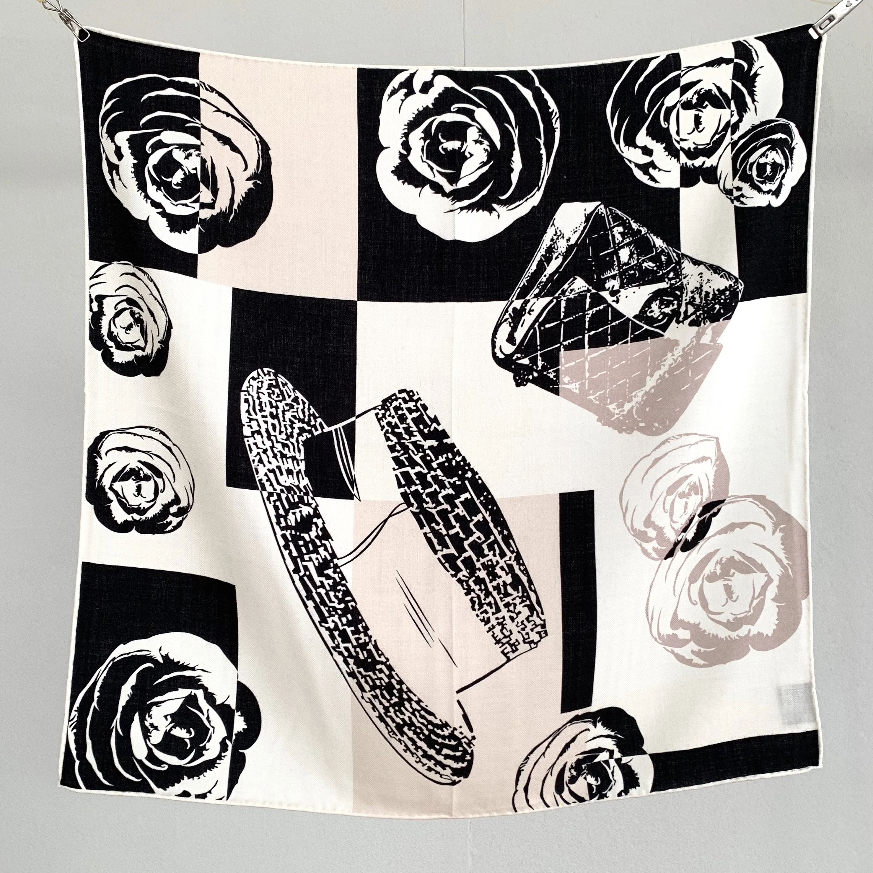 

New camellia patterned silk and wool scarf for women, 65*65cm, fashionable, elegant and versatile headscarf and neck