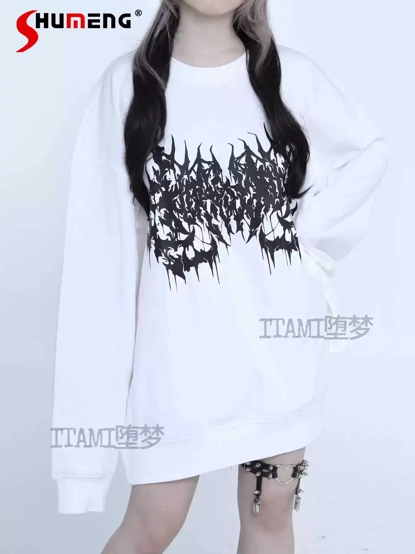 

Original Japanese Subculture Gothic Print Crew Neck Long Sleeve Versatile Casual Oversized Pullover Sweatshirt Women Autumn 2026