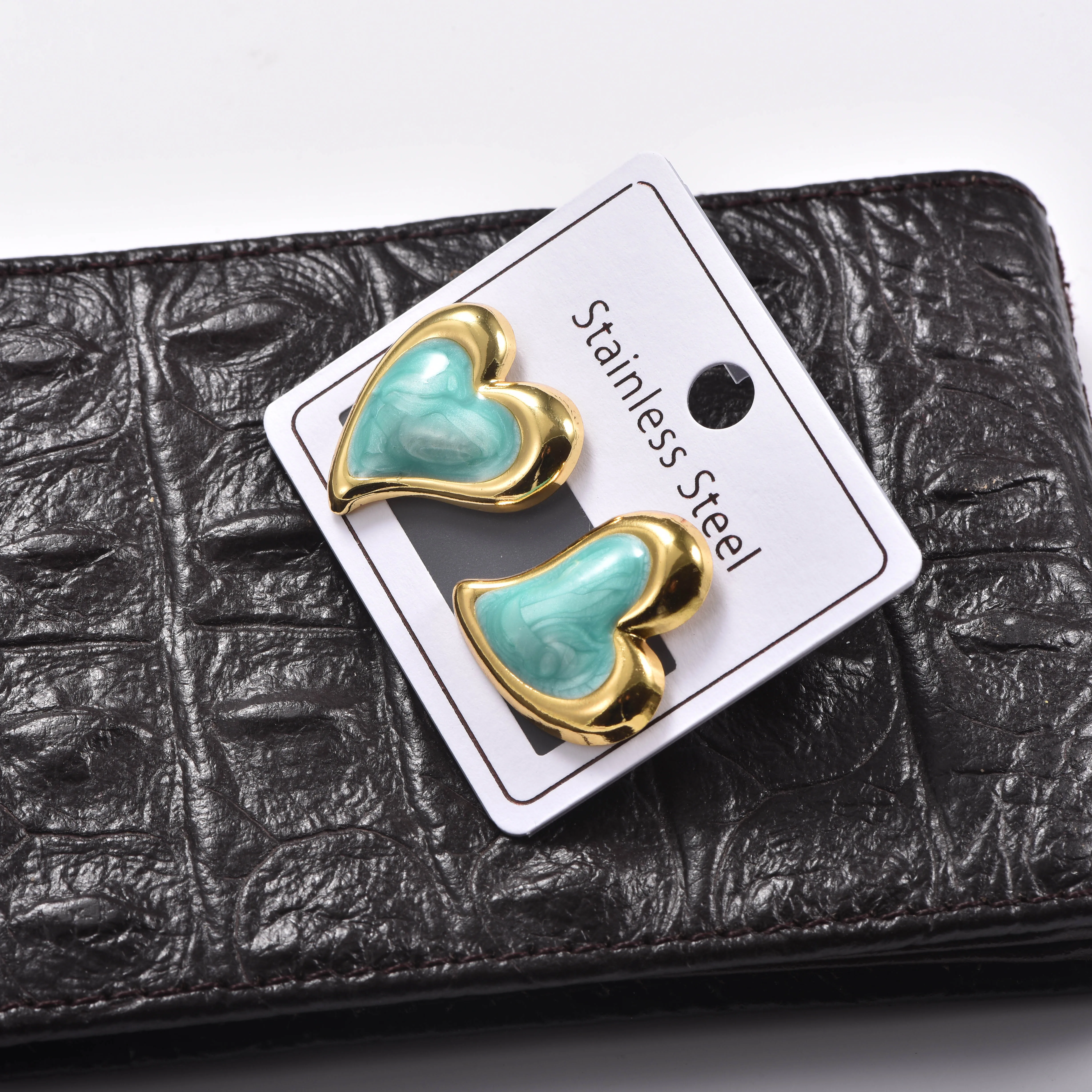 Hochwertige Edelstahl-Emaille-Herz-Ohrstecker, modischer, farbenfroher Ohrschmuck für Damen, Geschenk – Detail 3