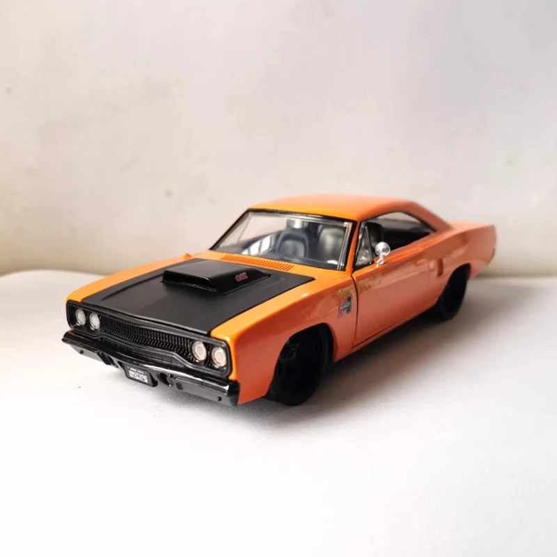 Diecast 1:24 Scale JADA PLYMOUTH ROAD RUNNER 1970 Alloy Classic Car Model Finished Product Simulation Toy Static Model