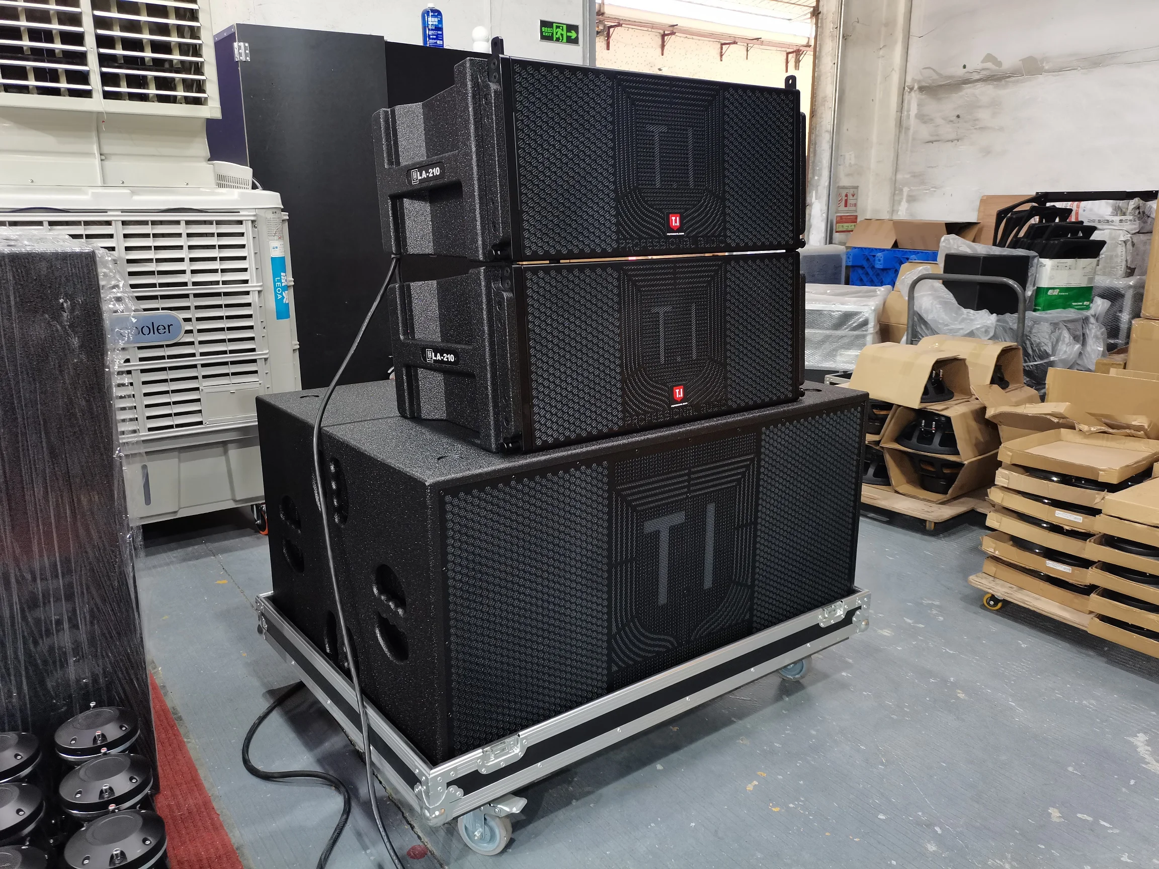Altavoz Profesional de Línea para Escenario Deepbass LA-215BP con Doble Woofer de 15 Pulgadas