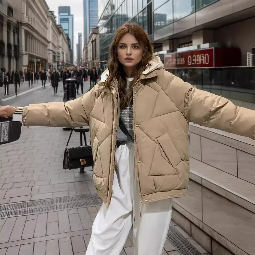 2025 Giacca da donna invernale nuova Giacca da donna in cotone corto con cerniera a contrasto con cappuccio da donna Addensare Parka caldo Abbigliamento da donna