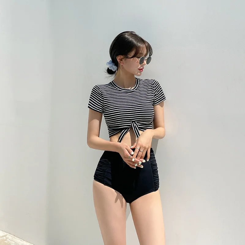 ملابس سباحة نسائية رياضية بخطوط عالية الخصر، قطعة علوية للبكيني بحمالات، تصميم محافظ بأكمام قصيرة، موديل جديد أنيق