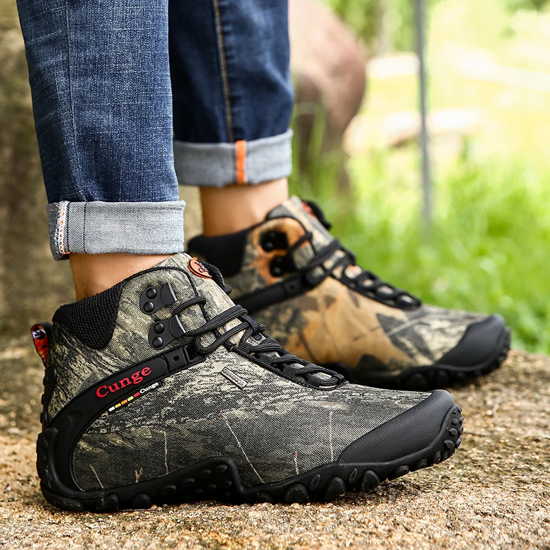 Men autumn Outdoor Travel Military Hiking Boots Special Forces Combat Boots Assault Tactical Boots Wear Slip Desert Boots