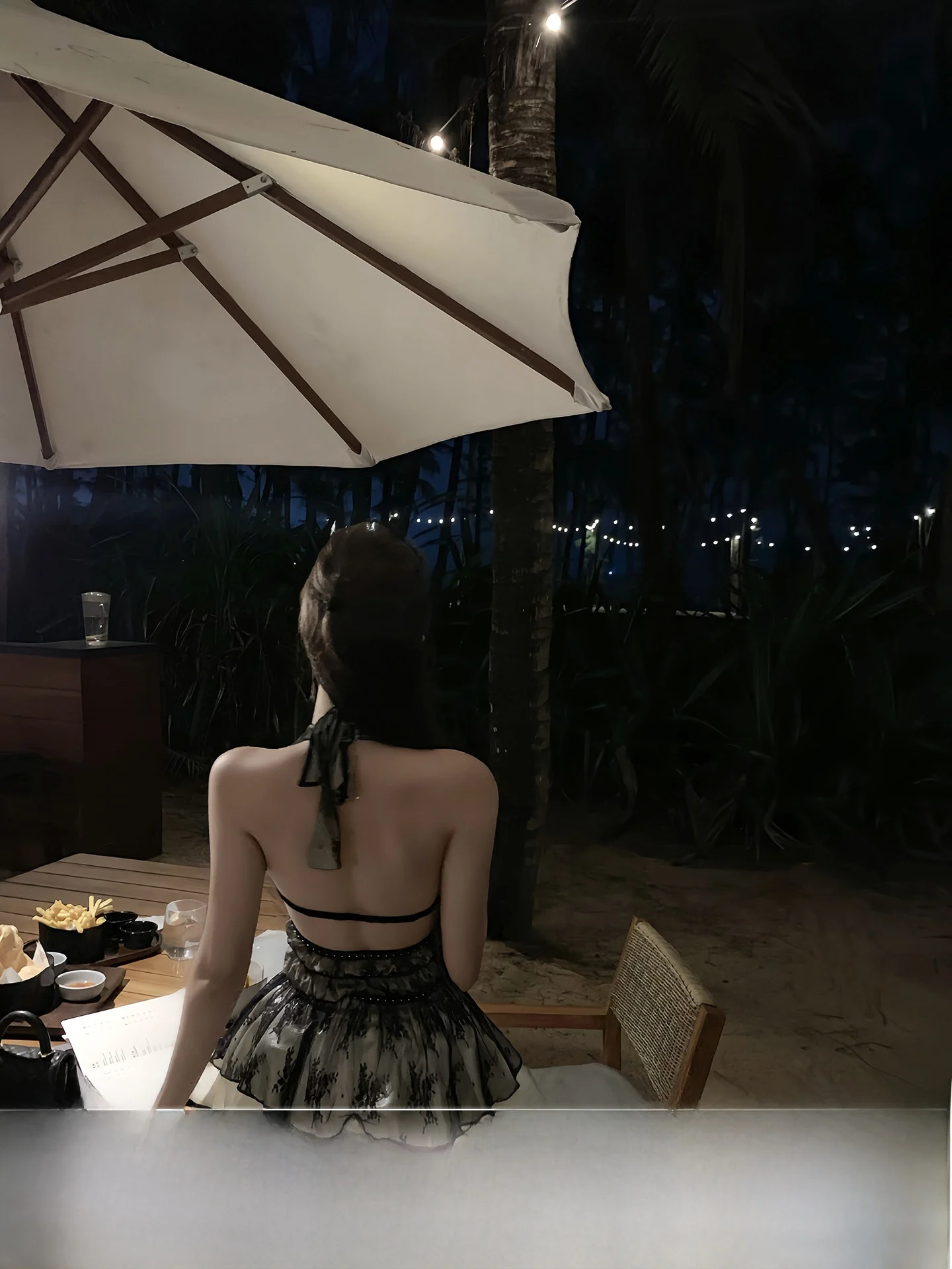 

Pure Desire Lace V-neck Hanging Neck Sleeveless Top Waist-cinching Backless Small Shirt Girl's Fashion Spring Short Lace Shirt