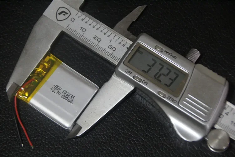 Un 3.7V 603035   Batería de polímero de litio Mini altavoces Bluetooth cañón de sonido con celda de iones de litio recargable de gran capacidad 600mah