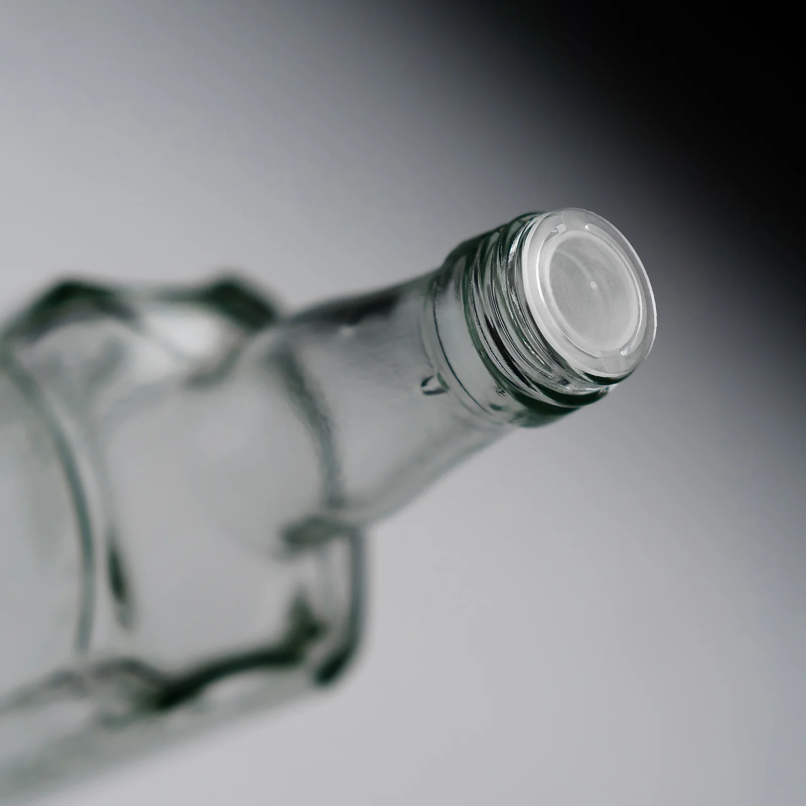 

100Pcs Clear Plastic Stopper for Wine Bottles Plant Containers Tubes Quick Install Leakproof Durable Replacement