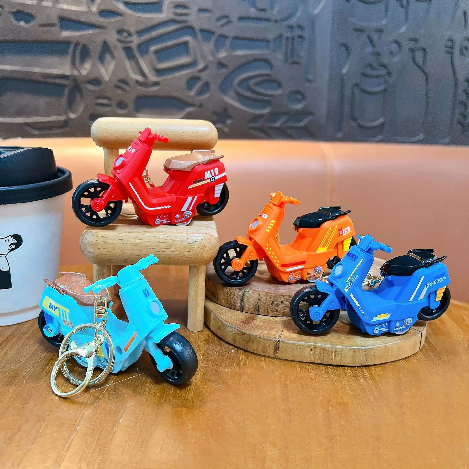 Mini Colorful Scooter Motorcycle Keychain Retro Vehicle Charm Pendant Key Ring Accessory Backpack Keyfob Gift for Riders Friends
