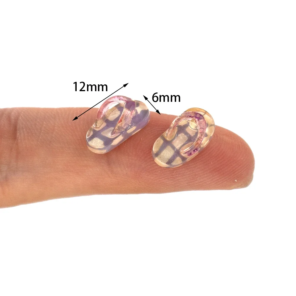 1 คู่ 1/12 Dollhouse Miniature เรซิ่น Flip Flop Mini รองเท้าแตะของเล่นสําหรับตุ๊กตาอุปกรณ์ House ตกแต่ง ob11 bjd
