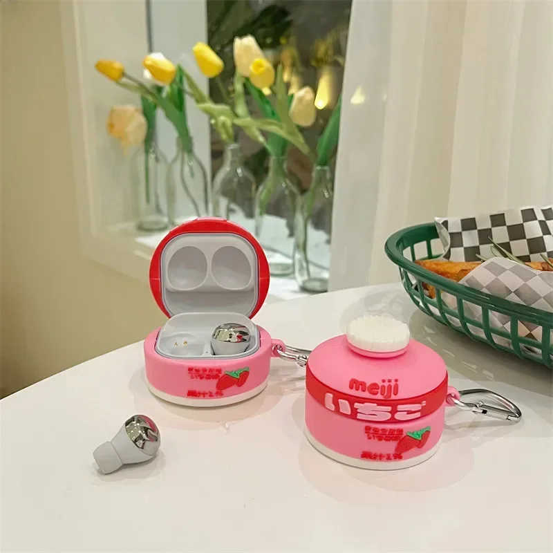 

Cute Creative Strawberry Milk Drink Bottle Silicone earphone Case for Samsung Galaxy Buds FE/Buds3 pro/Buds3/Buds Pro/Buds Live