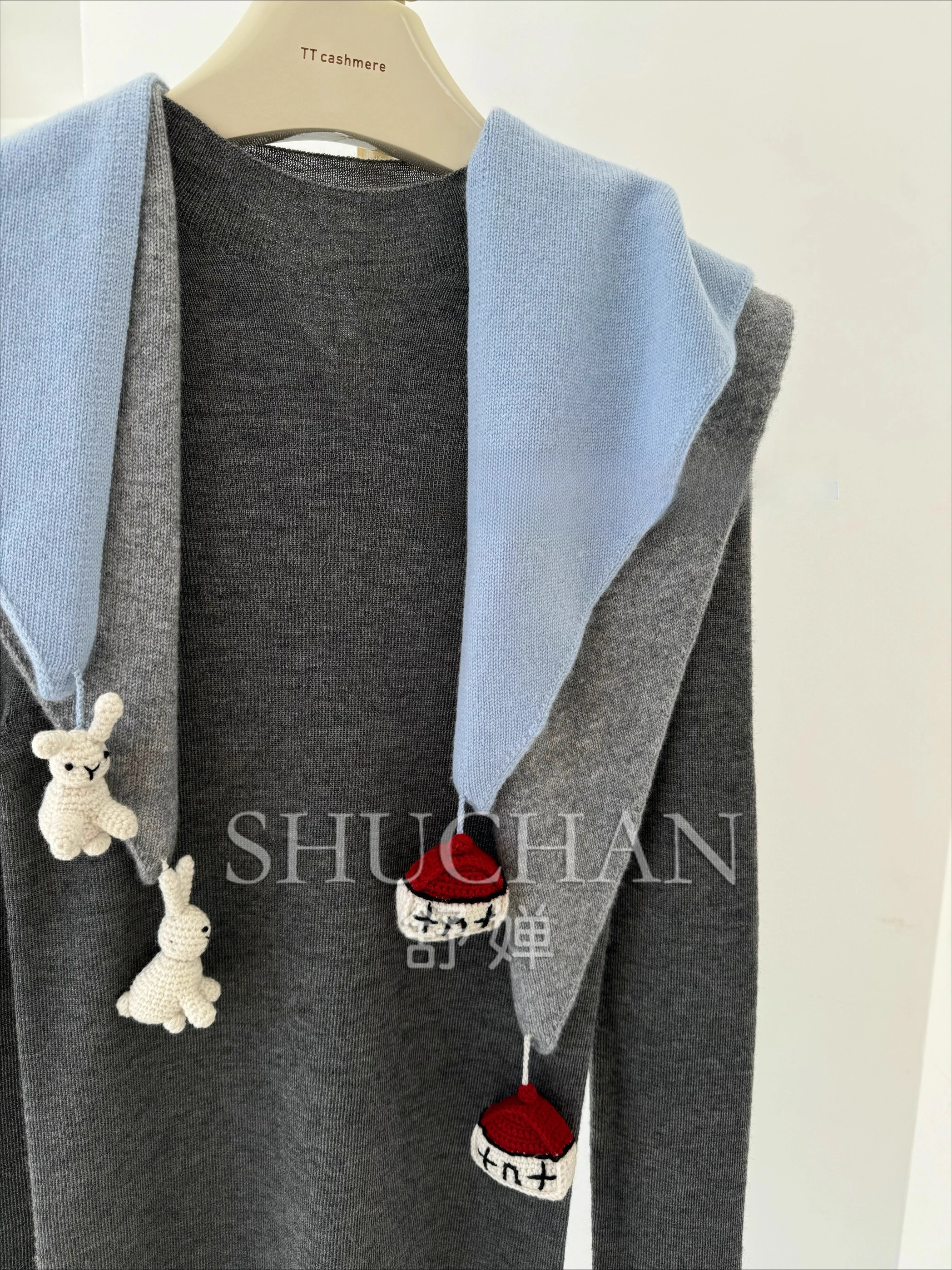 

100 кашемировых новых модных универсальных теплых простых вязаных шаль, милый треугольный шарф с героями мультфильмов 110*35 см