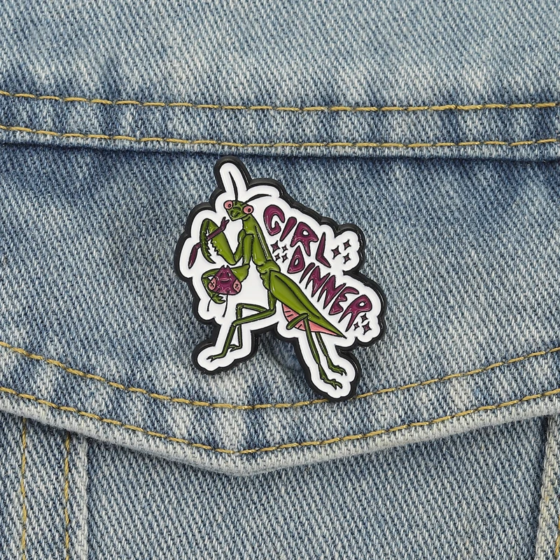 Mädchen Abendessen Emaille Pins Cartoon Beten Mantis Brosche Revers Abzeichen Nette Insekt Feministische Frauen Power Schmuck Geschenk für Freunde