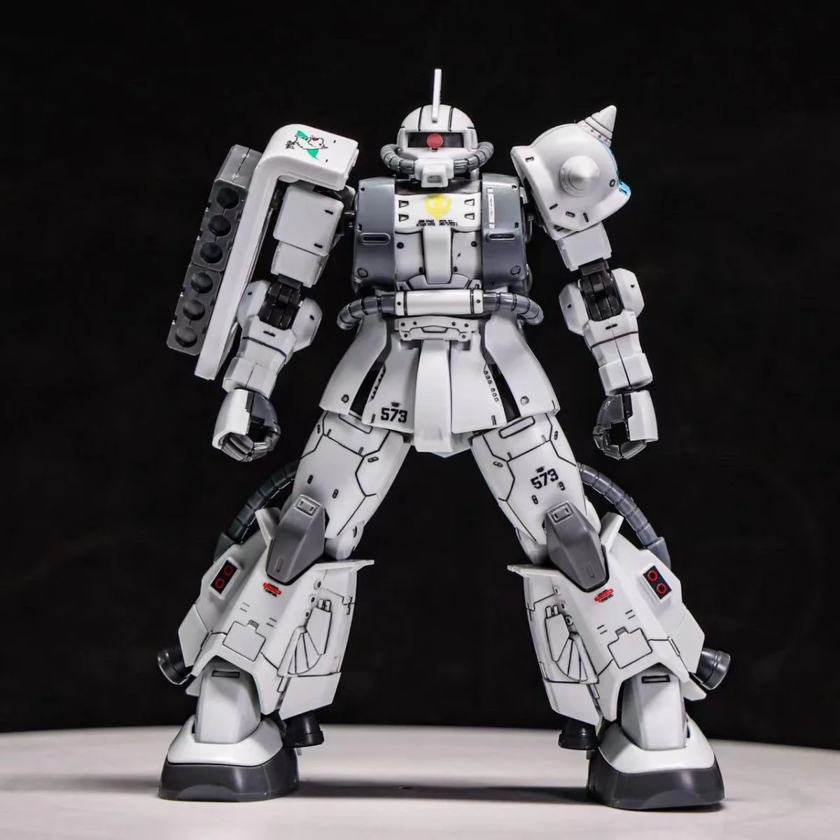 Xingdong 1:144 Hg White Wolf Zaku Modele montażowe Gto Zaku2 Figurka Mech Ms-05 Zaku Statuetka Anime Kolekcja figurek Zabawka dla dzieci