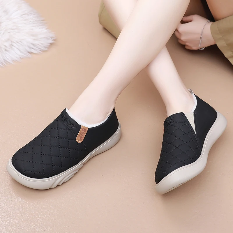 2025 شتاء جديد المرأة حذاء كاجوال مبطن بالصوف دائم المضادة للانزلاق الباردة واقية دافئة ومريحة شحن مجاني الأحذية النسائية