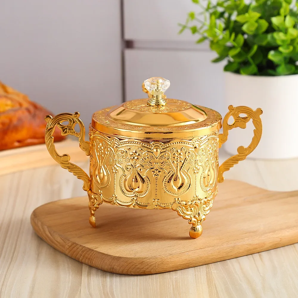 Gold high-end seasoning jar with spoon and lid, ash-proof household kitchen seasoning box wholesale