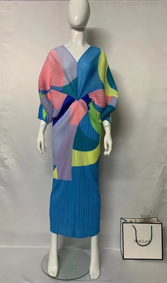 

Miyake Pleated Dress New Original Design Loose Slimming Medium Length V-Neck Elegant Bat Sleeve Women'S Party Dress 2023 Summer