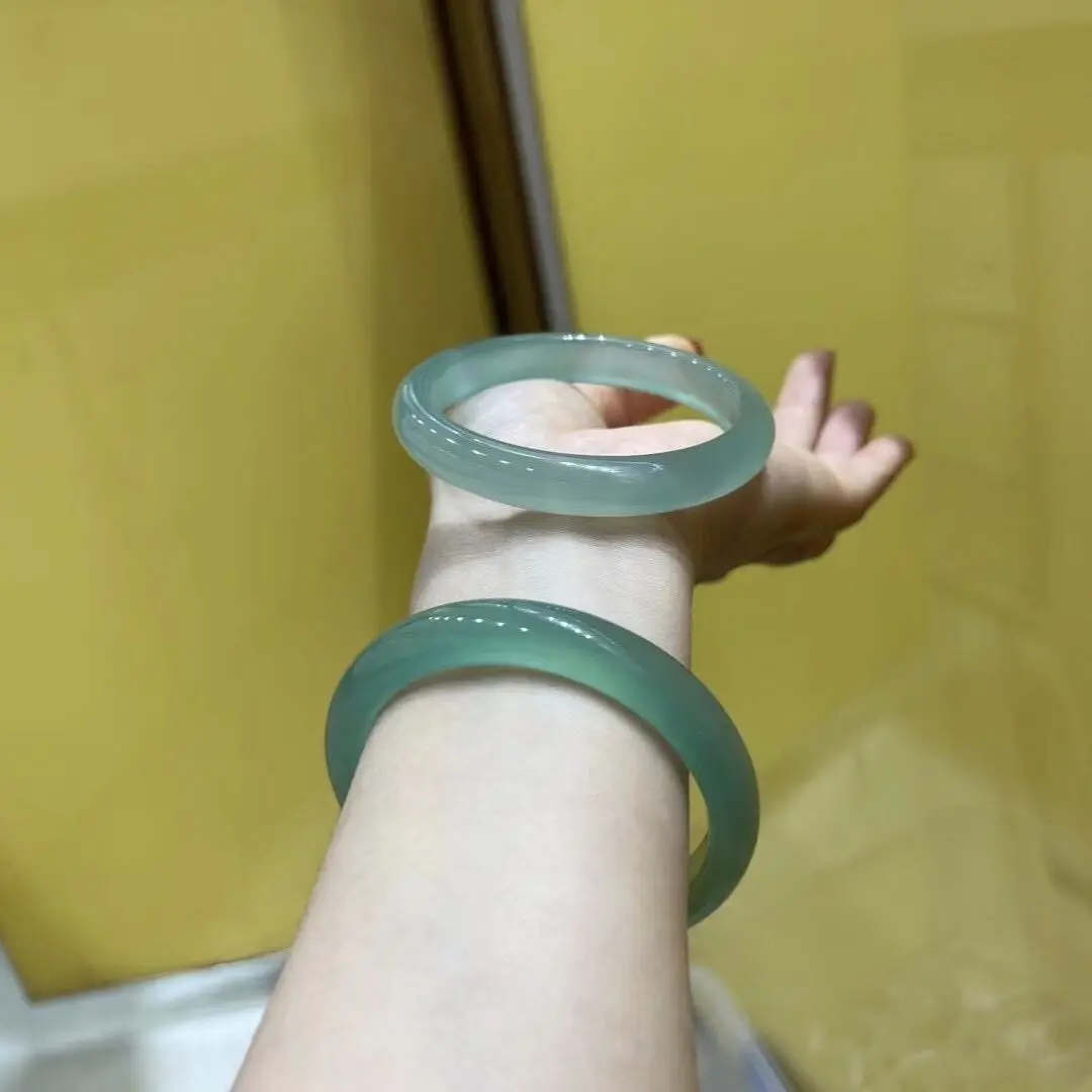 

Ice oil cyan chalcedony thin and thick bracelet, new agate women's jade bracelet.