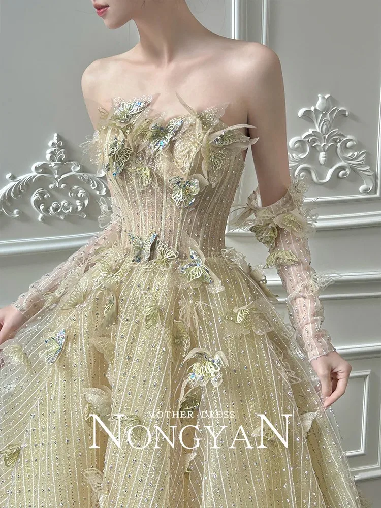 Een nieuwe strapless afstudeerceremonie, lichte luxe ochtendjurk en roosterjurk voor gastheer van banketten