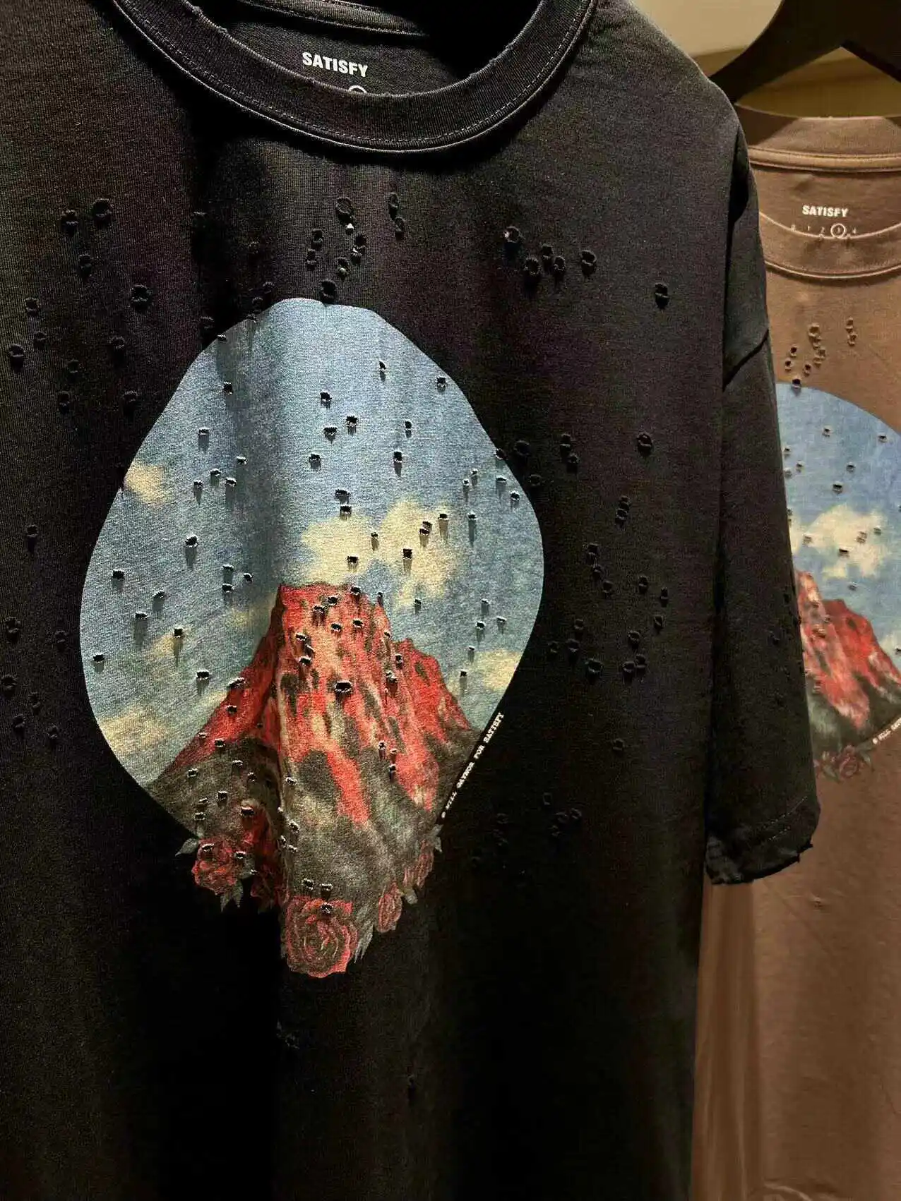 Satisfy running washed hole jogging sports volcano rose print washed cotton short-sleeved T-shirt