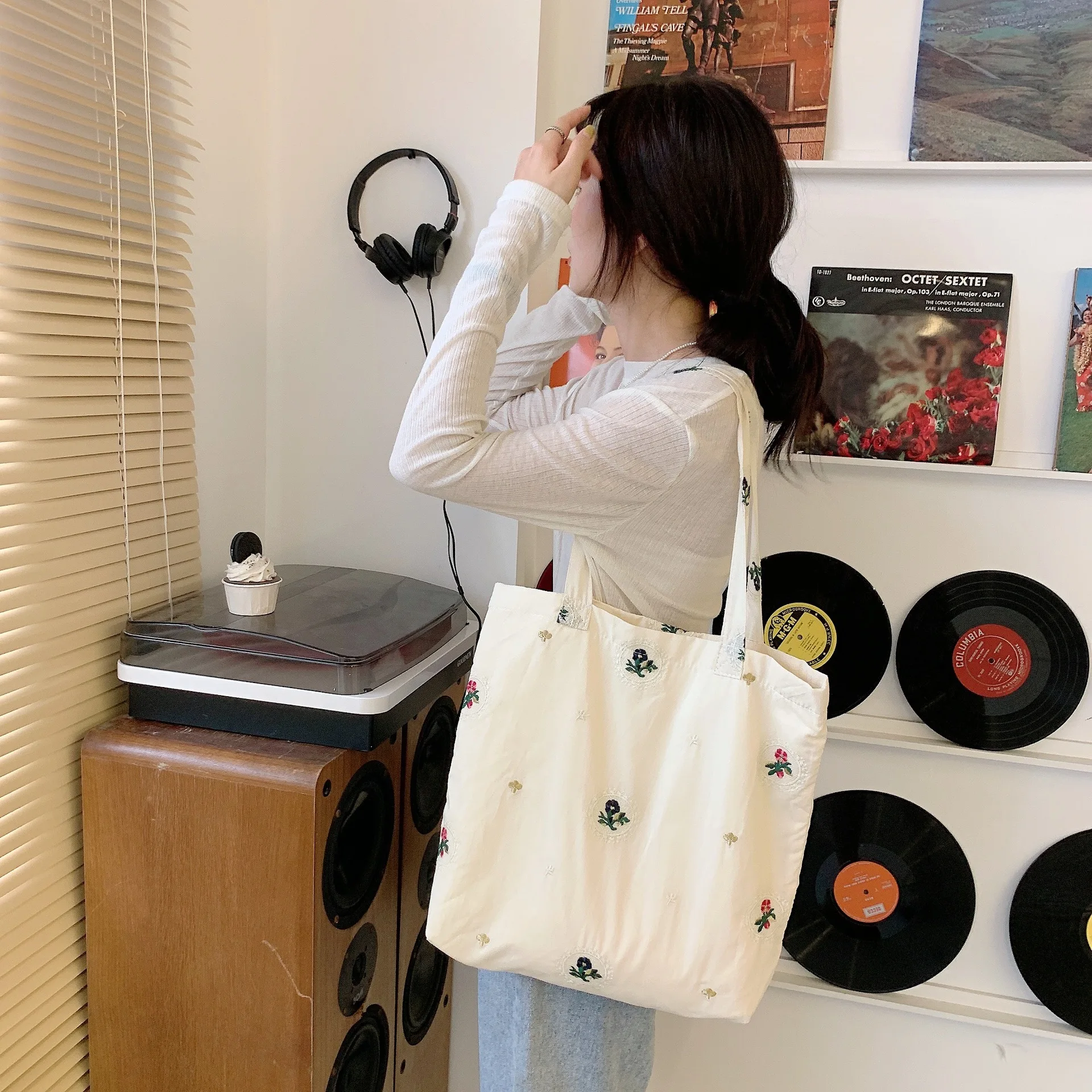 Embroidered Flower Canvas Bag for Women Retro Girly Floral Book Tote Handbags Underarm Bags College Student Cloth Shopping Bag