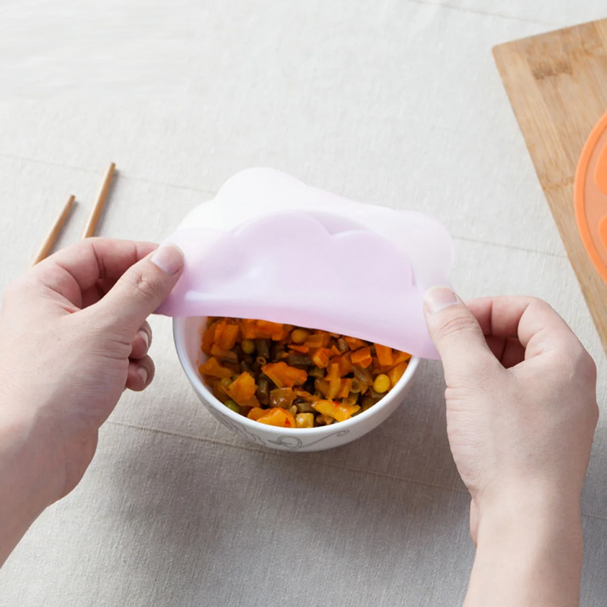 

Silicone Bowl Lids Flower Shape Pink Stretchable Wraps Reusable Leak-Proof Seal Covers for Bowls Cans Microwave