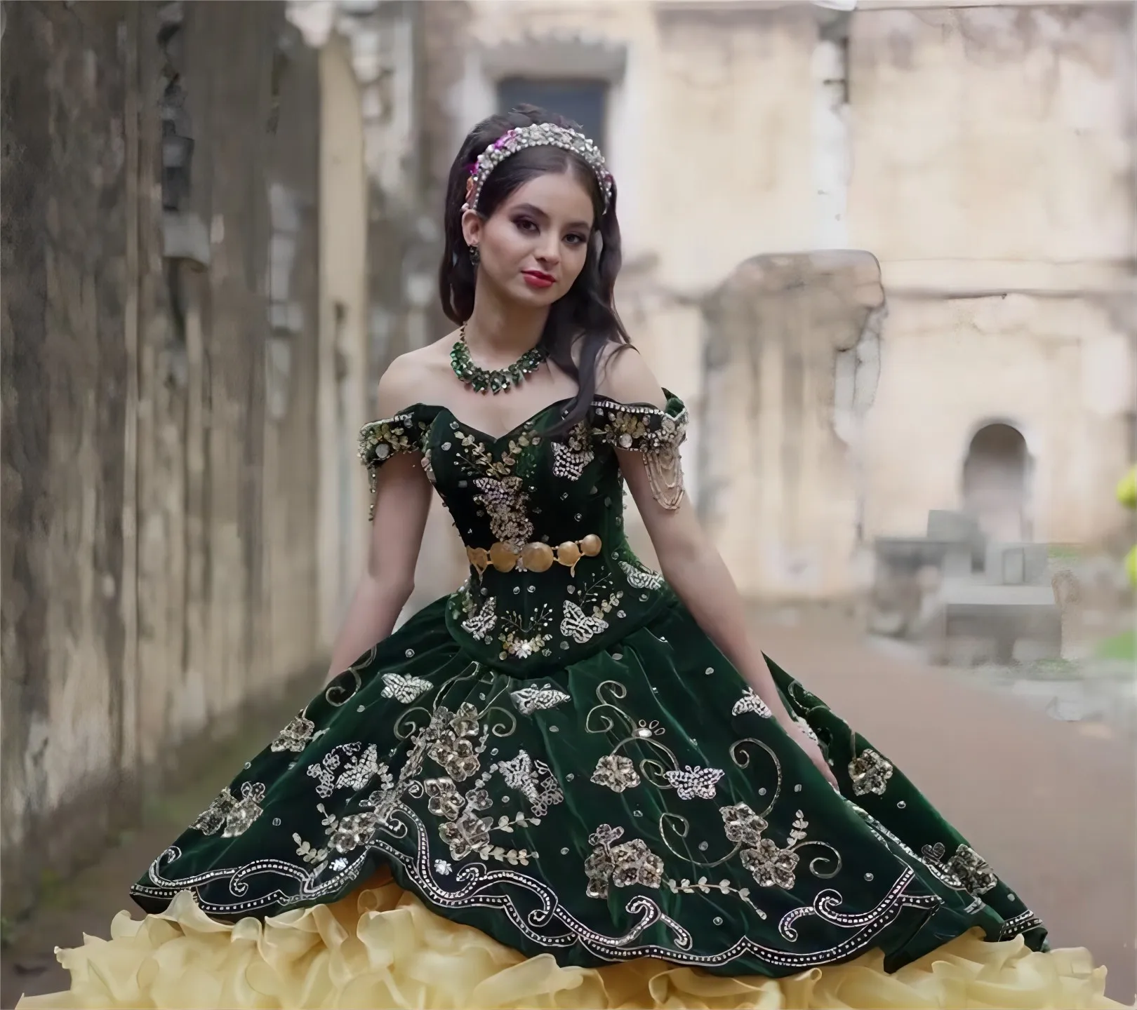 Emerald Green Velvet Light Gold Embroidery Charrao Quinceanera Dress with Organza Ruffles Mexican Vestido 15 Quinceañera