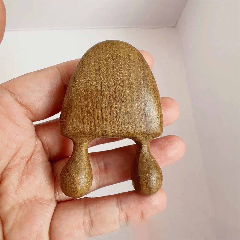 1PCS Green Sandalwood Facial Massage Comb Wooden Handle Piece Green Sandalwood Nose Eye Massage Small Snail Comb