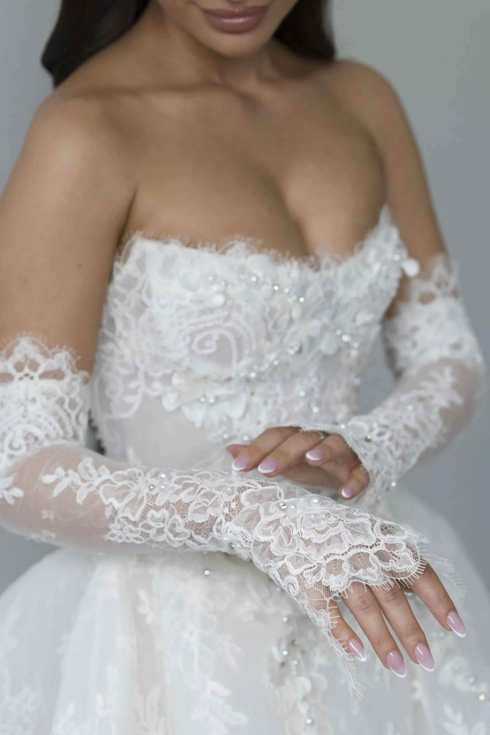 

Customized 2026 Women's Large Tailed Wedding Dress Sexy and Luxurious strapless Lace Flower Pearl Decoration Vestido de Novia