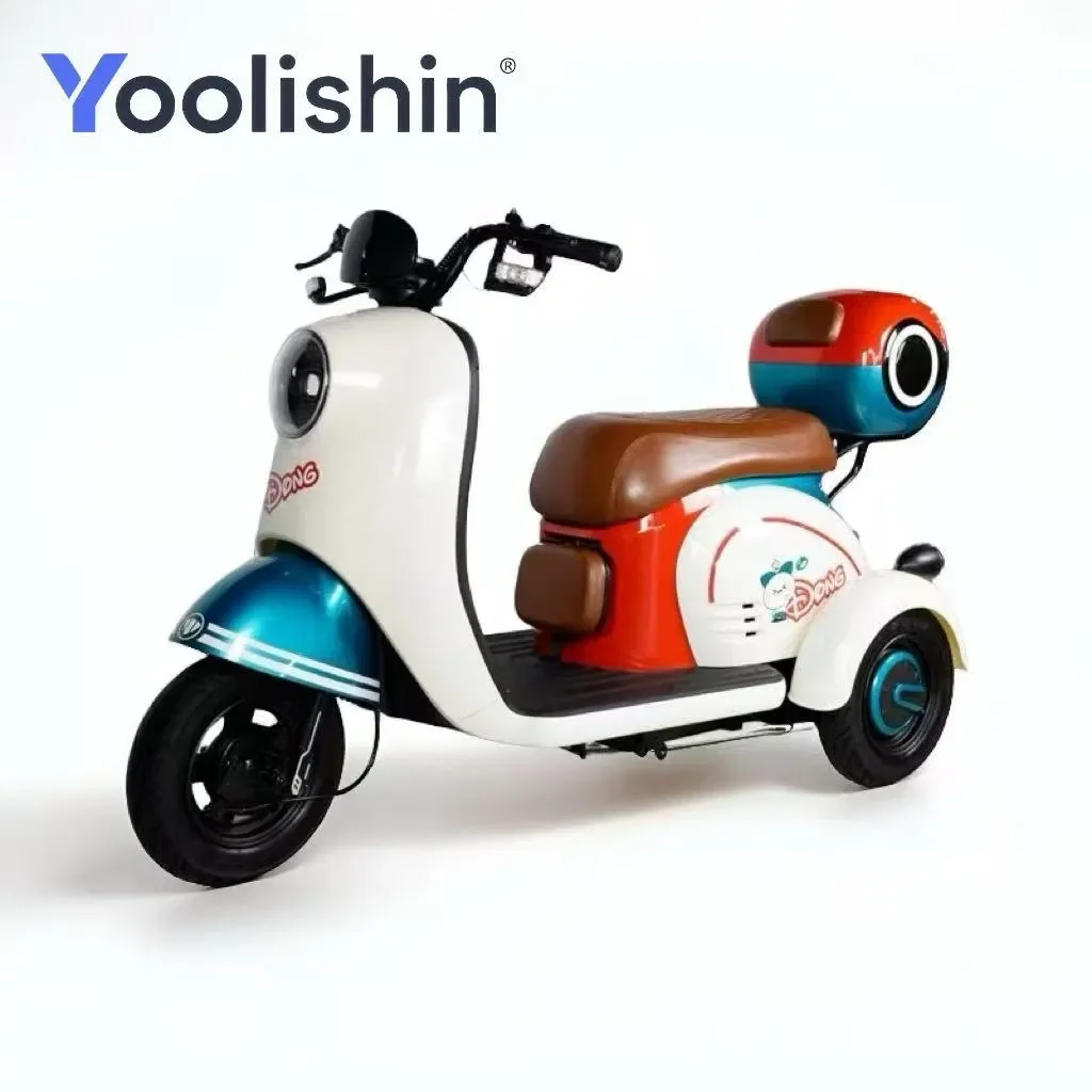 

Семейный трехколесный электрический самокат с ретро-дизайном