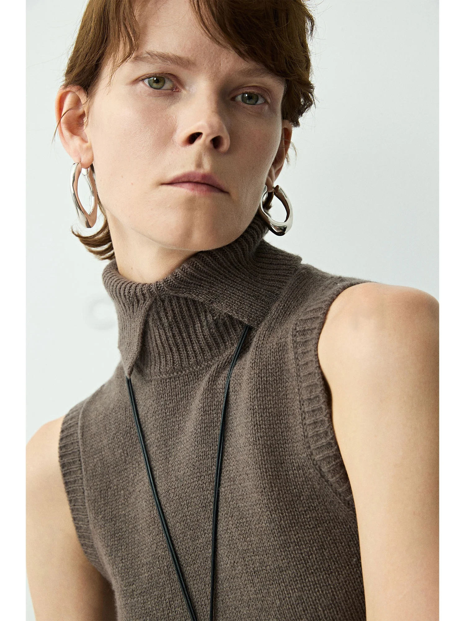 

C'est M 90S Knitted Wool Camere High Collar Vest Layering Design Faionable mat Sle Women's Sweater Vest