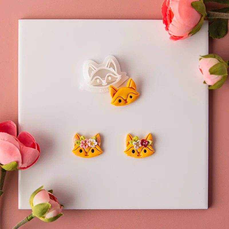 

3D Kawaii Fox Pattern Soft Pottery Clay Polymer Mold Pendant Earrings Ornaments Jewelry Clay Hand-Cut Mould