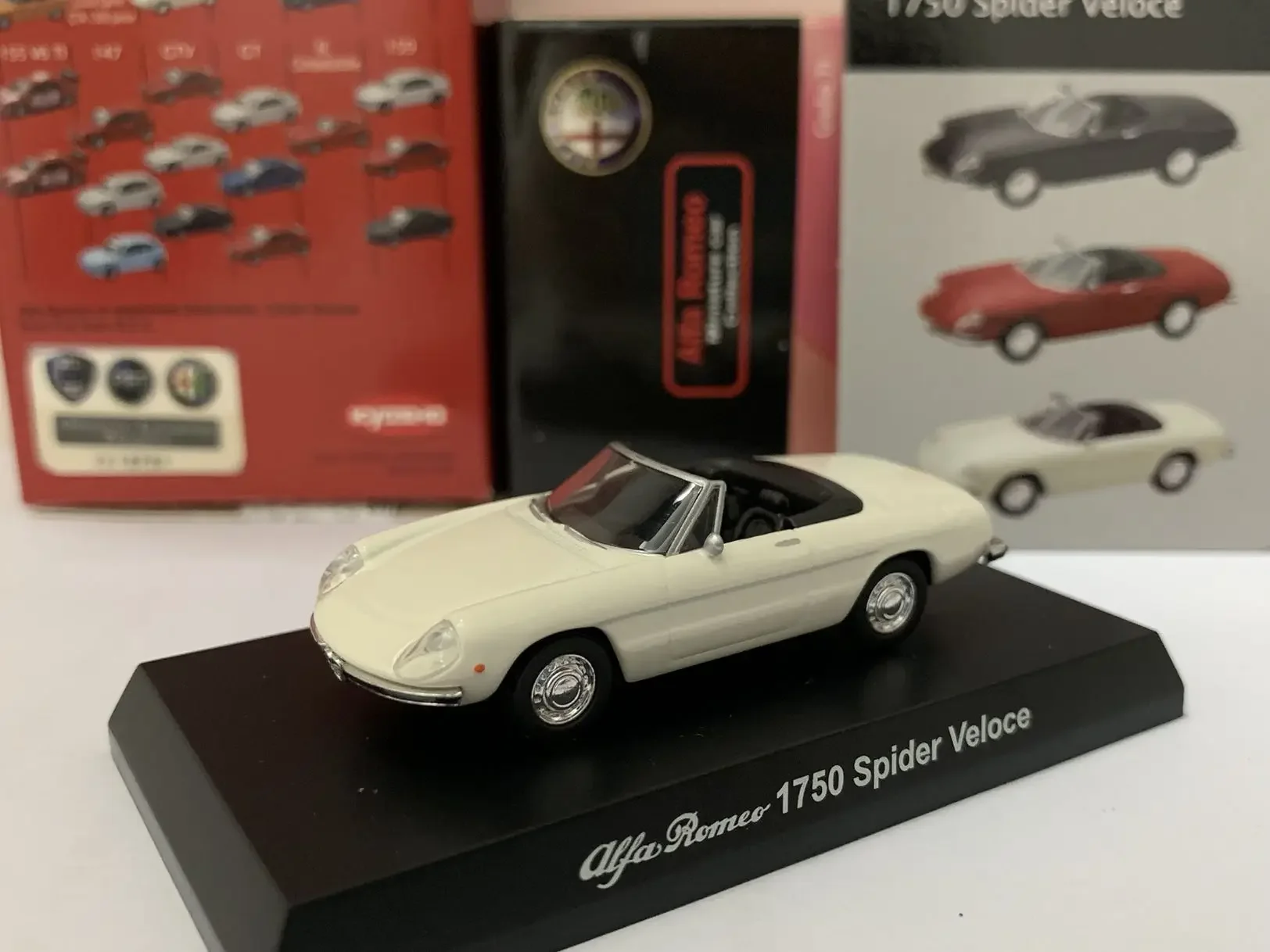 

1/64 KYOSHO Alfa Romeo 1750 Spider Veloce Коллекция литых под давлением сплавов, декоративная модель автомобиля, игрушки