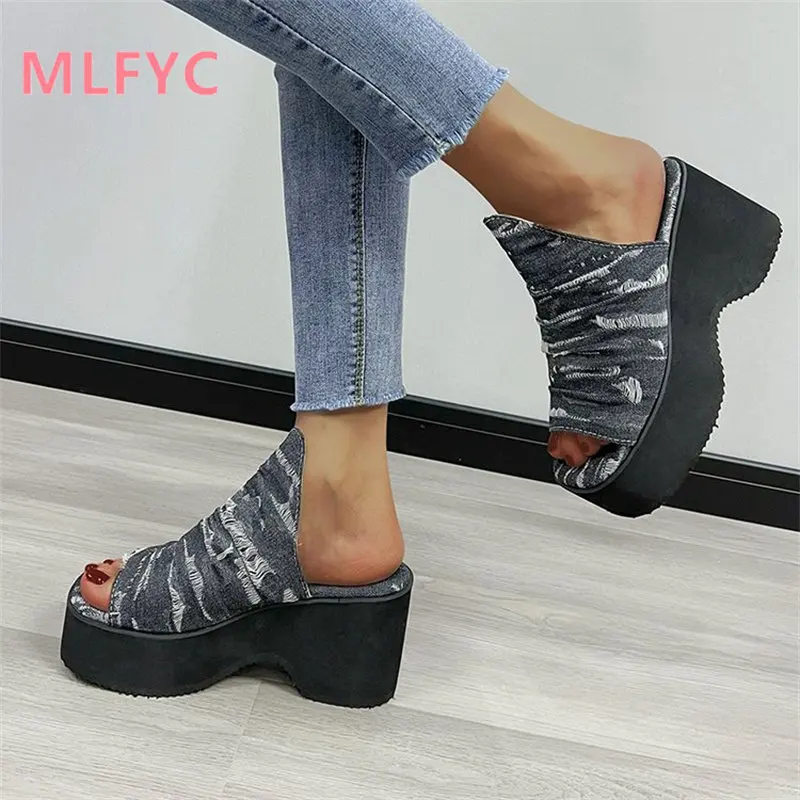 2023 Summer New Large Thick Sole Slope Heel Outwear Open Toe Sandals for Women's Casual Simple Sandals