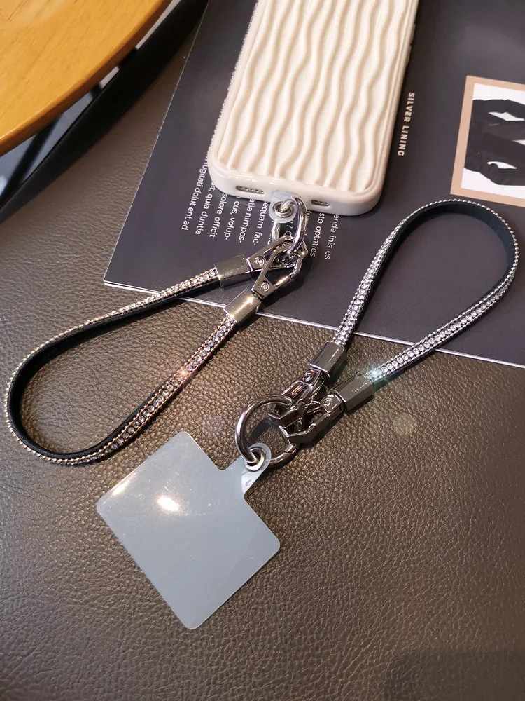 

Short Rhinestone Cell Phone Charm Chain Lanyard Strap Universal Gasket Clip for All Mobile Phone Case Trendy Pendant Accessories