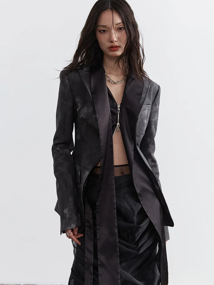 [EAM] Women Dark Gray Pu Leather Irregular Slit Blazer New Lapel Long Sleeve Jacket Fashion Tide Spring Autumn 2024 1DH4722