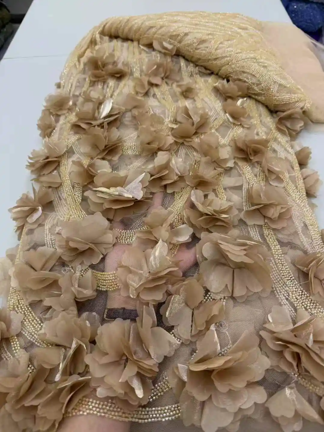 قماش دانتيل زهور أفريقي فاخر ثلاثي الأبعاد 2025 تطريز عالي الجودة قماش دانتيل ترتر فرنسي لحفلات الزفاف النيجيرية