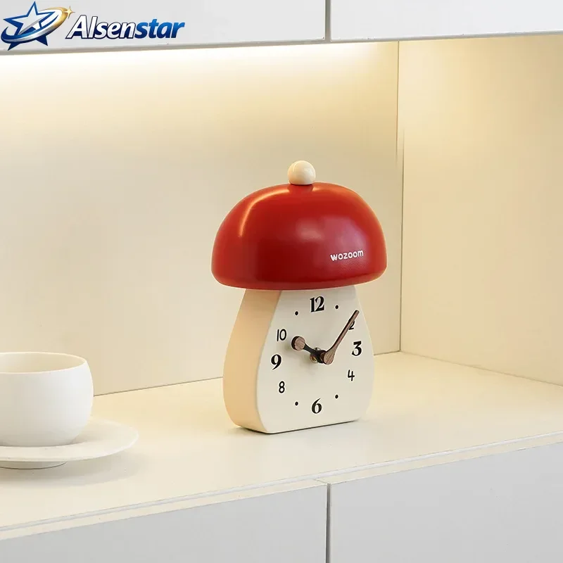 

Cute Mushroom Retro Silent Desk Clock There Many Species Small Ones Table Clock Bedroom Bedside Dormitory Home Decor Die Uhr