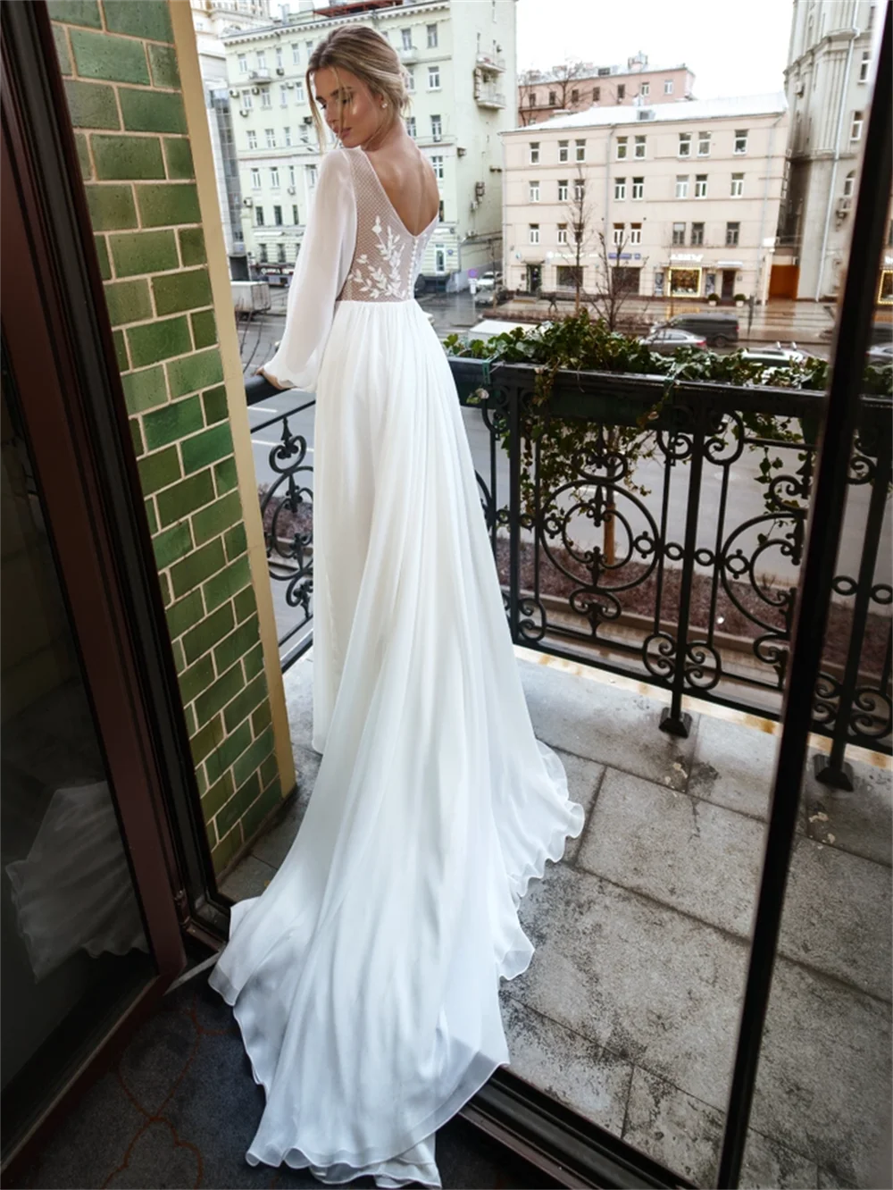 Modern A-Line Wedding Dresses Long Lantern Sleeves V-Neck Bridal Gowns Appliques Bride Robe Sexy Backless Lace Vestidos De Novia