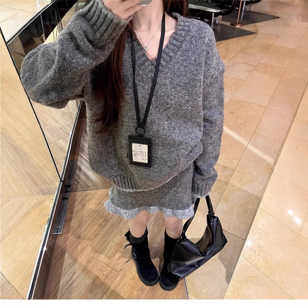 

Gray Sweater Knitted Dress Women's Autumn and Winter 2025 New High-end Inner Suit Lace Skirt