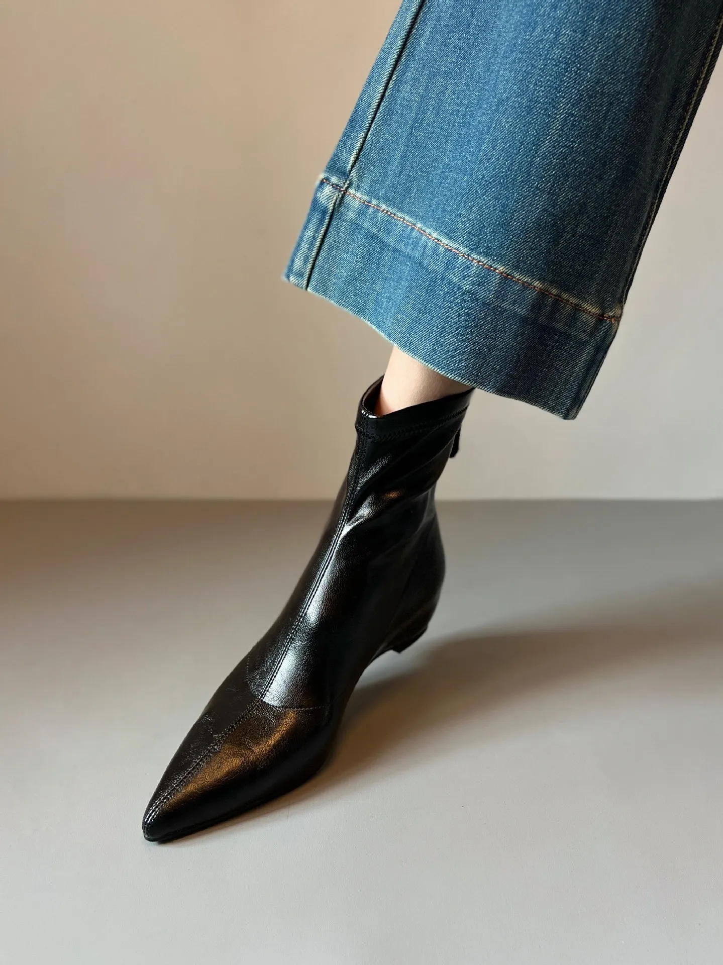 Soft Leather Pointed-toe Insole Height-increasing Boots Women's Autumn /winter, Black Wool Low-heeled Soft-soled Tight Boots