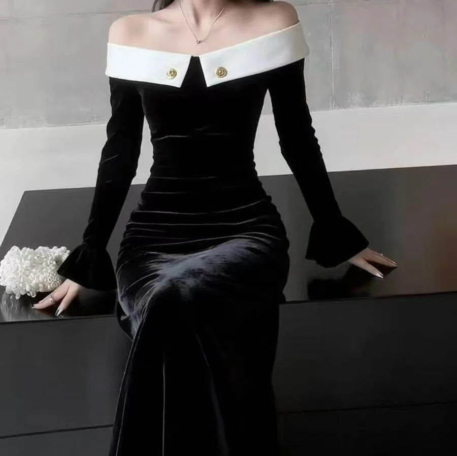 

Black One-word Shoulder Velvet Dress 2026 Autumn and Winter Temperament High-end Sense Beautiful Waist Dress