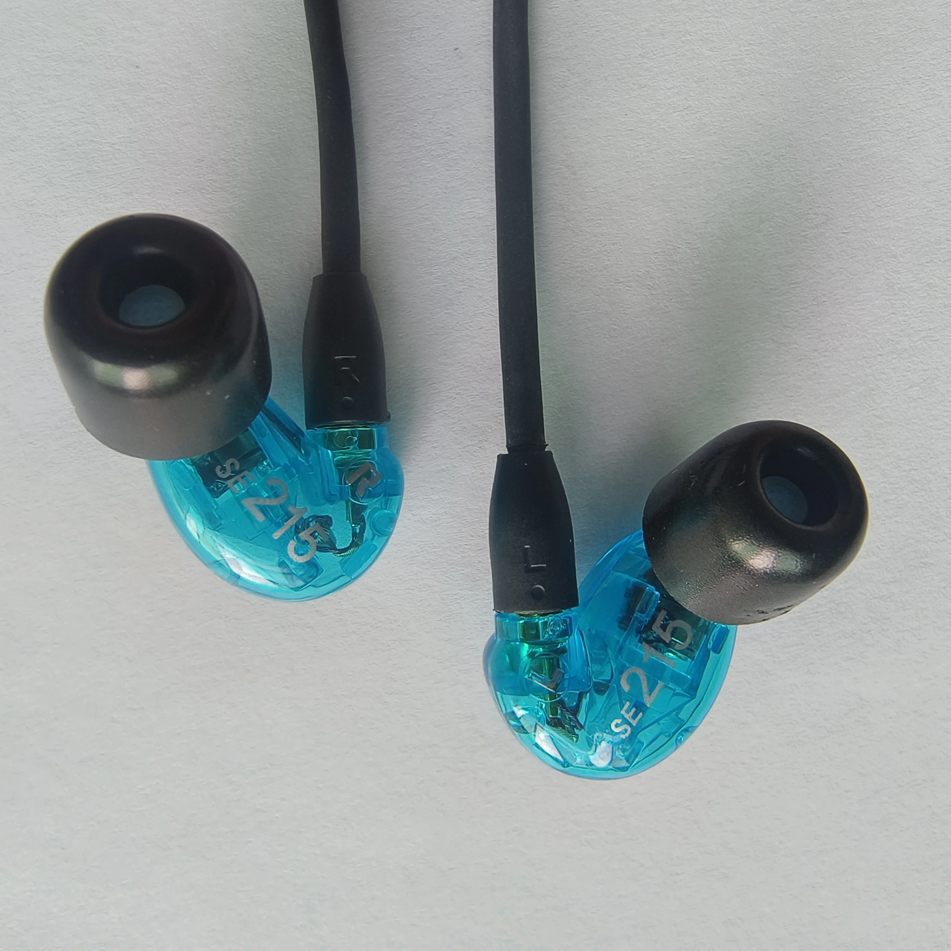 

Brand headphone SE215 Earphons Hi-fi Stereo Noise Canceling 3.5MM se215 In ear Earphones Detchabl wire headset with Box VS SE535