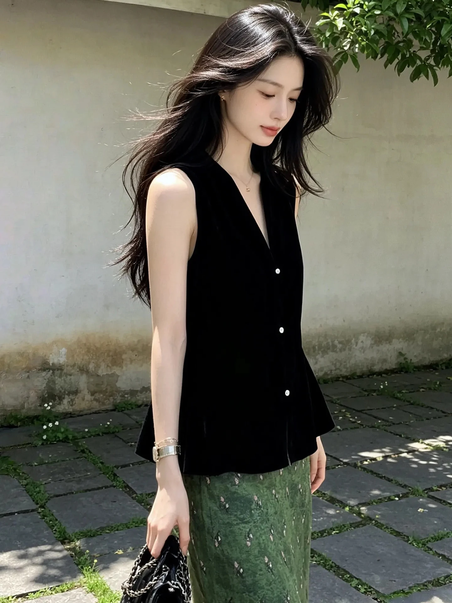 

Elegant Simple Summer 2026 High Waist Sleeveless Vest And Skirt Two Piece Set Fashionable Ageless V Neck Button Closure
