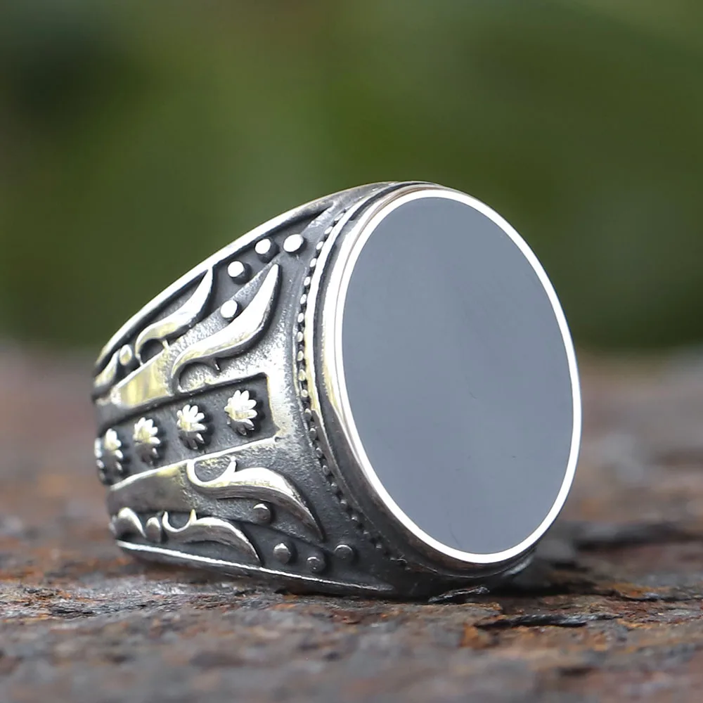 2024 New Fashion Flat Black Crystal Carved Pattern Men's Ring European and American for teen gift Ring Jewelry