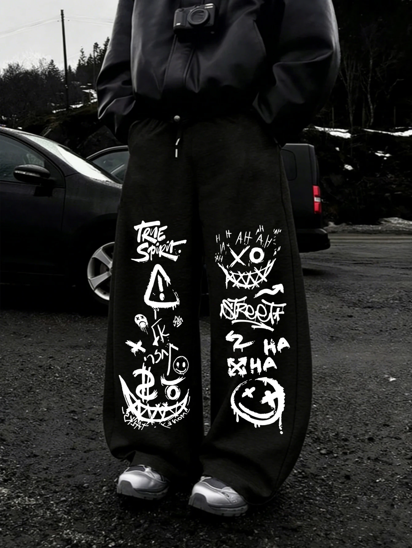 Men Baggy Sweatpants, Vintage Street Graffiti Mix‑Match Slogan Smiley Asymmetrical Double‑Side PrintDrawstringLooseWideLegJogger