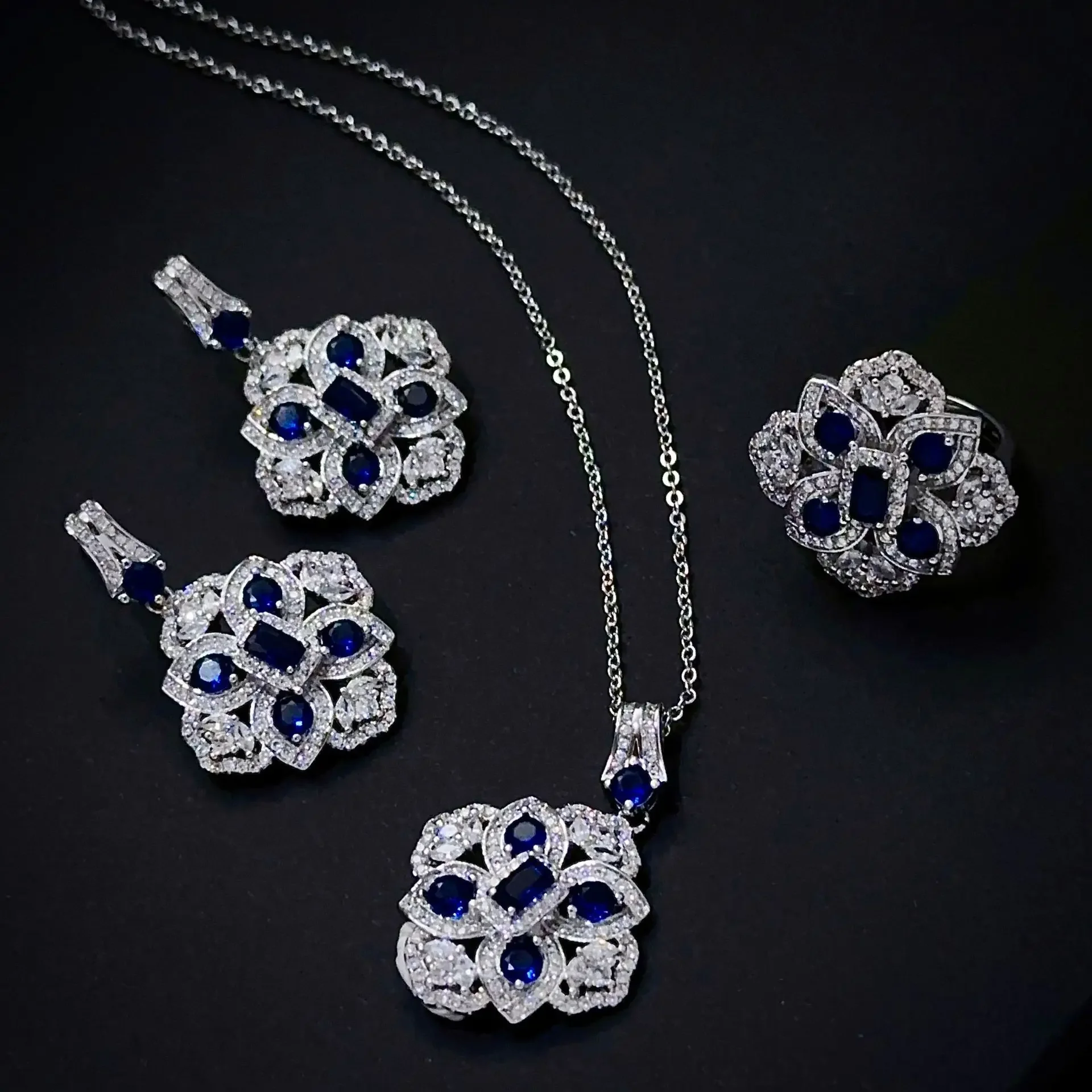 2024 New Trendy Lab Sapphire Jewelry Sets 14K White Gold Plated Ring Earring Necklace Female Vintage Wedding Banquet Accessories
